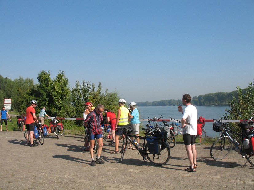 Rast am Rhein